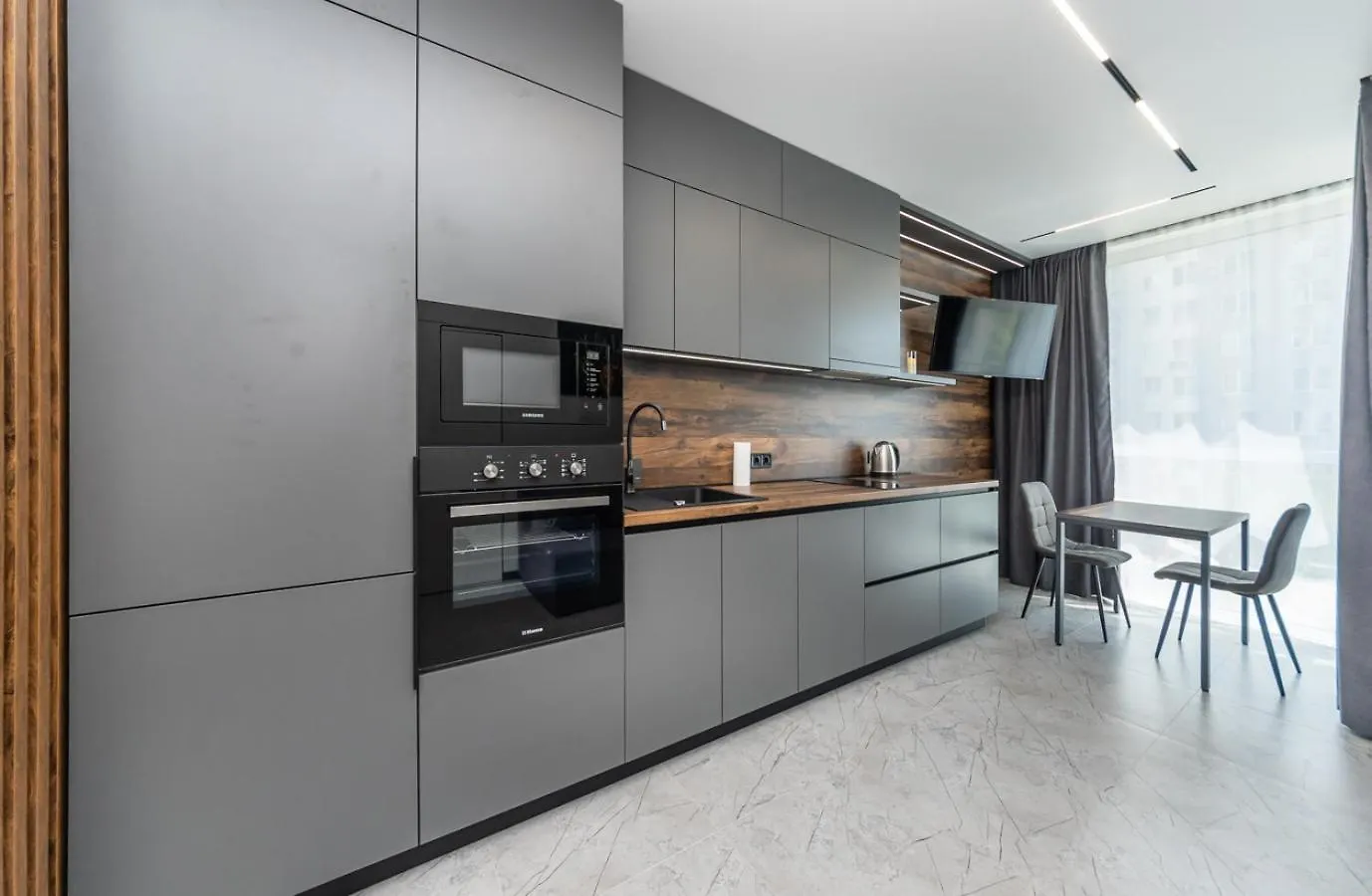 Апартаменти Метро Вирлиця Kyiv Apartment